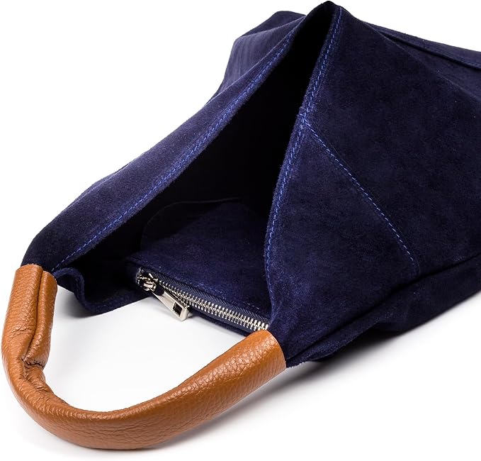 interior bolso serraje ante azul con monedero a juego. estilo boho moderno