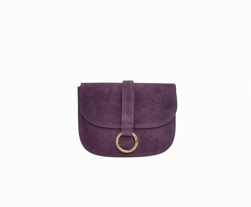 Bolso de piel ante morado para mujer, bandolera con anillo dorado y correa ajustable. Comprar bolsos online
