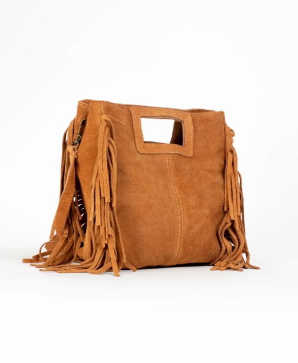 bolso bandolera de ante con flecos y correa extraible color camel. moderno y boho