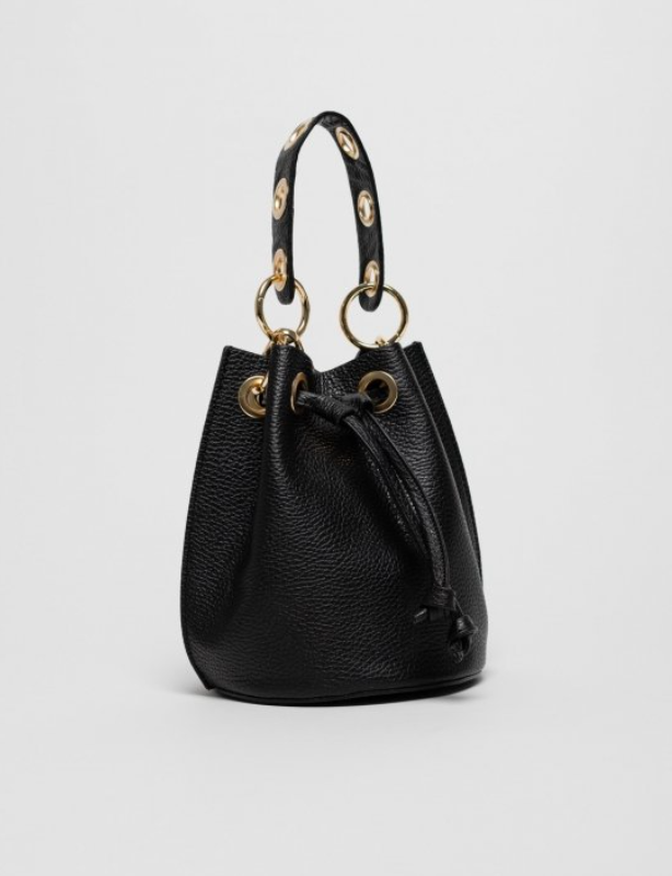 New bag de cuero negro , diseño de calidad para fiesta. Fabricación cuidada y disponible online en nuestra tienda