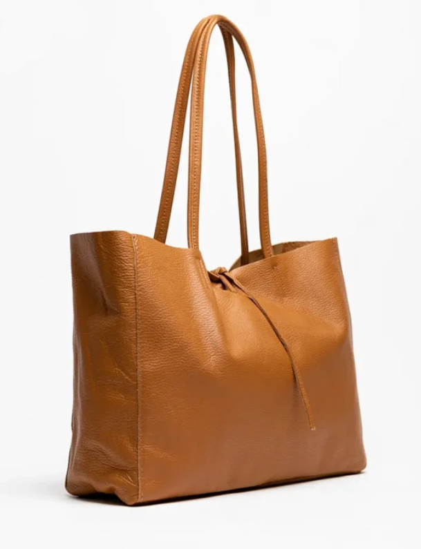 bolso estilo shopper de piel marron. asas largas y cierre cordón para mujer. compra online