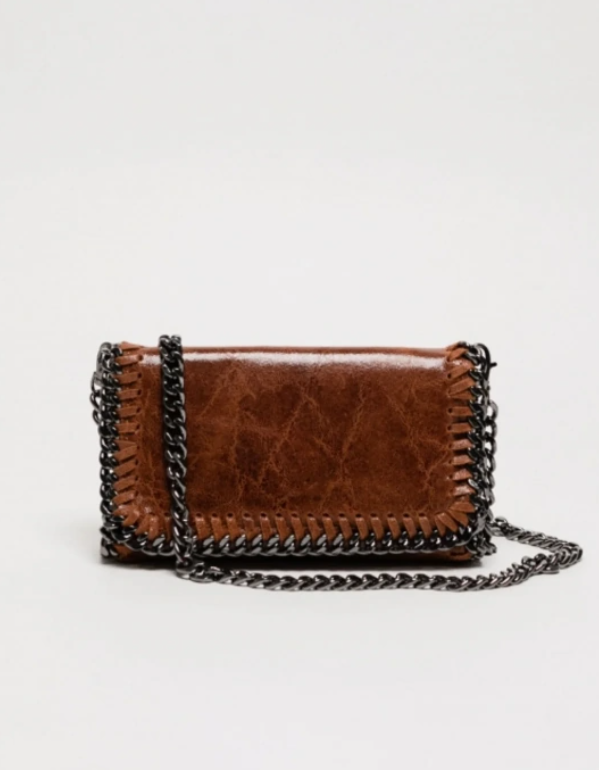 Bolso bandolera de piel marron metalizada, elegante y modera. Compra tu bolso de piel autentica barato online.