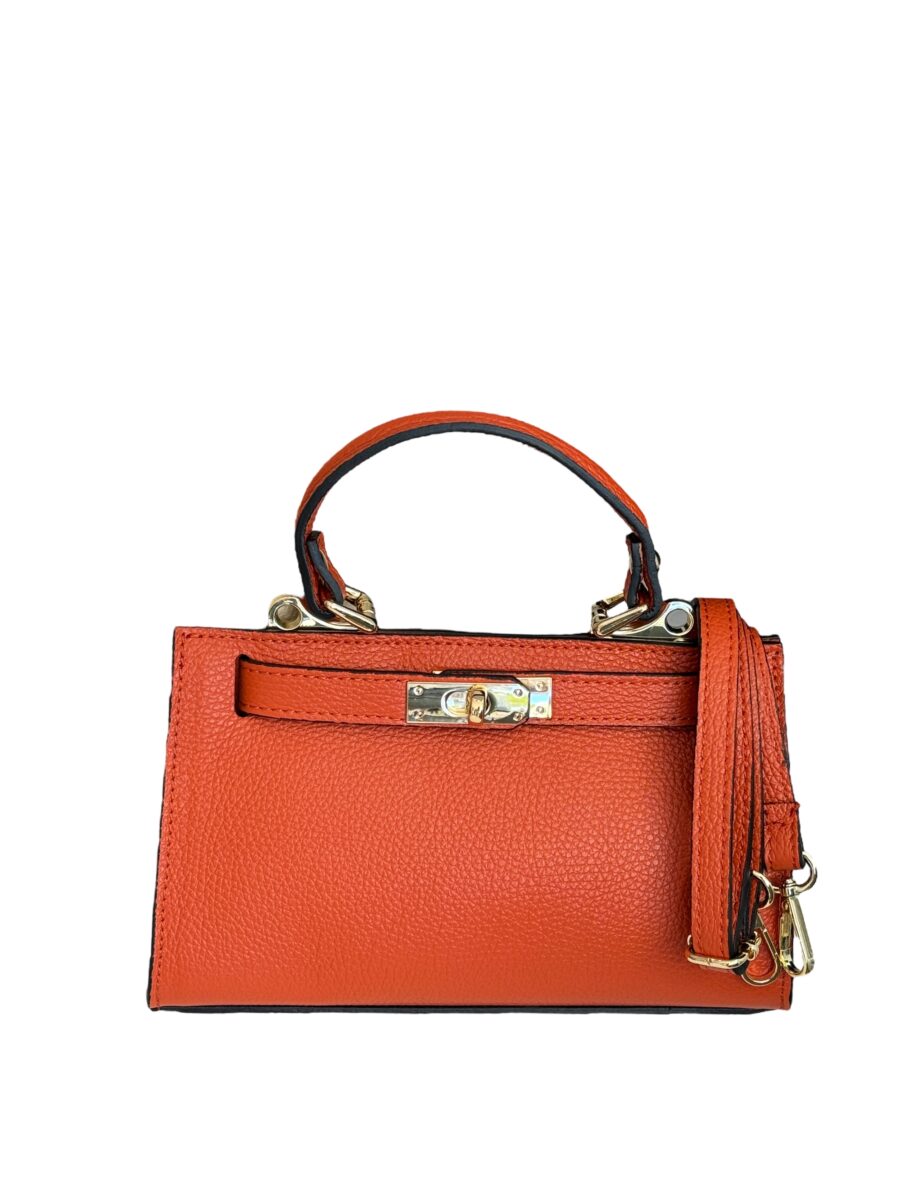 Bolso de cuero naranja con diseño estructurado, herrajes dorados y correa desmontable. Perfecto para añadir color y estilo a tu outfit.