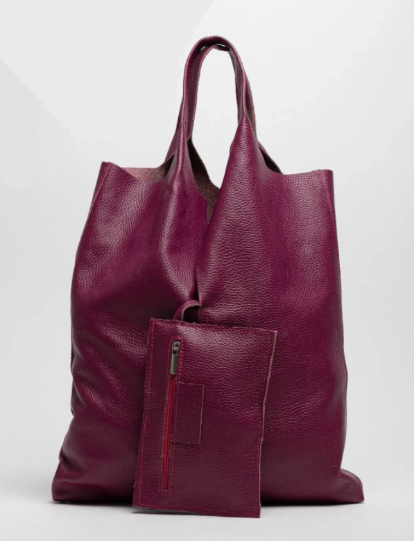 shopper bag de piel morado. estilo moderno. ideal para el trabajo.